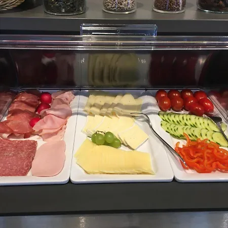 Yvonne - Superior